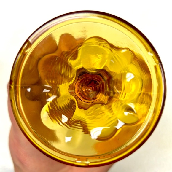 Vintage pair of amber “Kings Crown” small goblets by HAZEL ATLAS - Picture 5 of 5